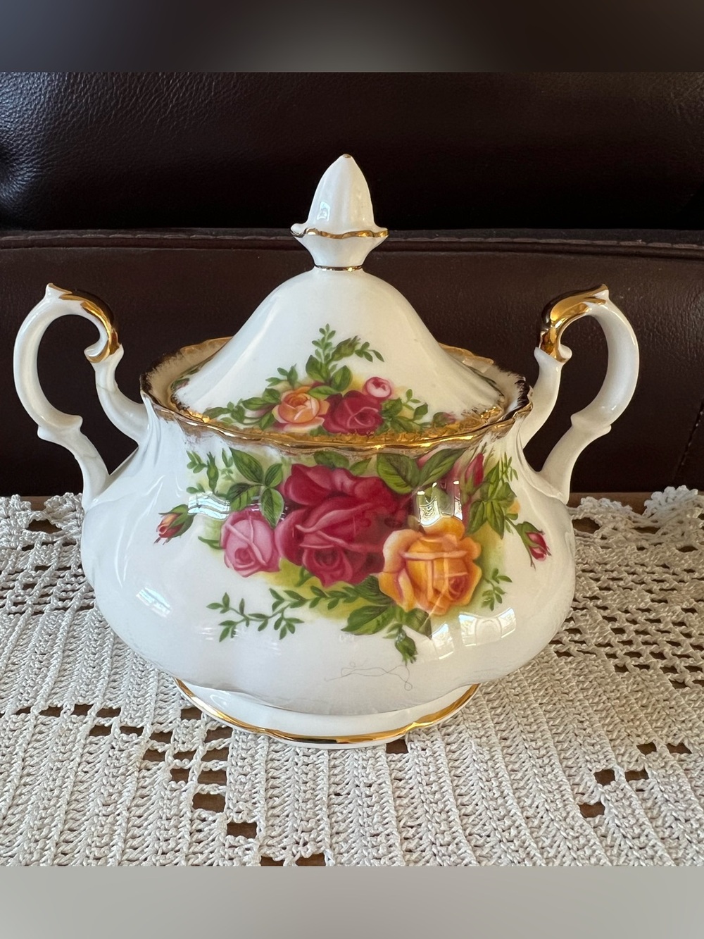 Royal Albert Old Country Roses sugar bowl. Perfect condition.